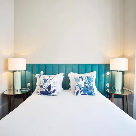 Modern In Porto's Vibrant Heart