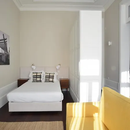 Modern In Porto's Vibrant Heart *