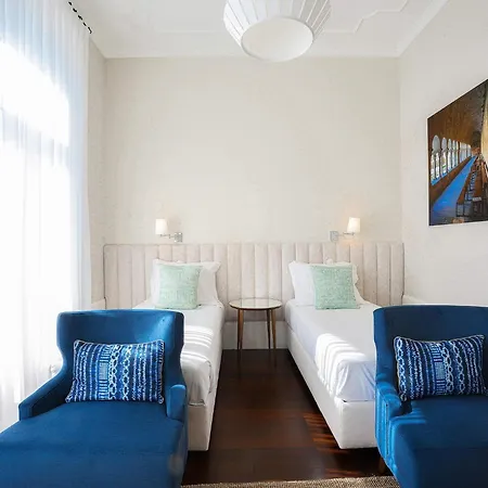 Modern In Porto's Vibrant Heart * Oporto