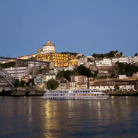 Modern In Porto's Vibrant Heart Apartament Porto