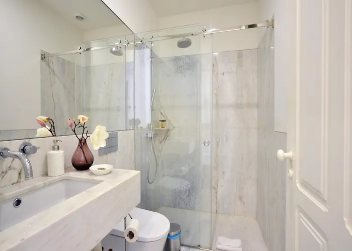 Modern In Porto's Vibrant Heart Oporto