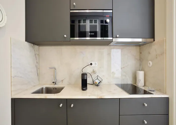 Modern In Porto's Vibrant Heart * Oporto