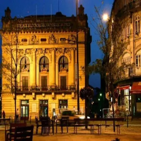 Lejlighed Modern In Porto's Vibrant Heart