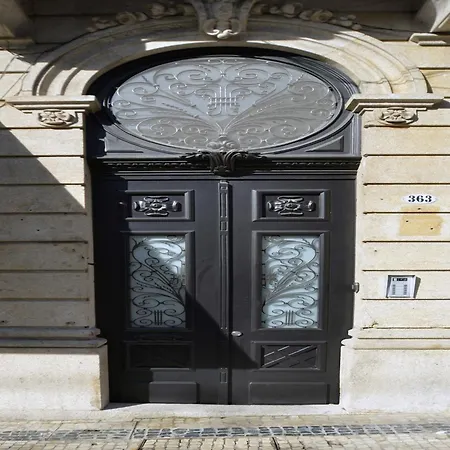 Modern In Porto's Vibrant Heart