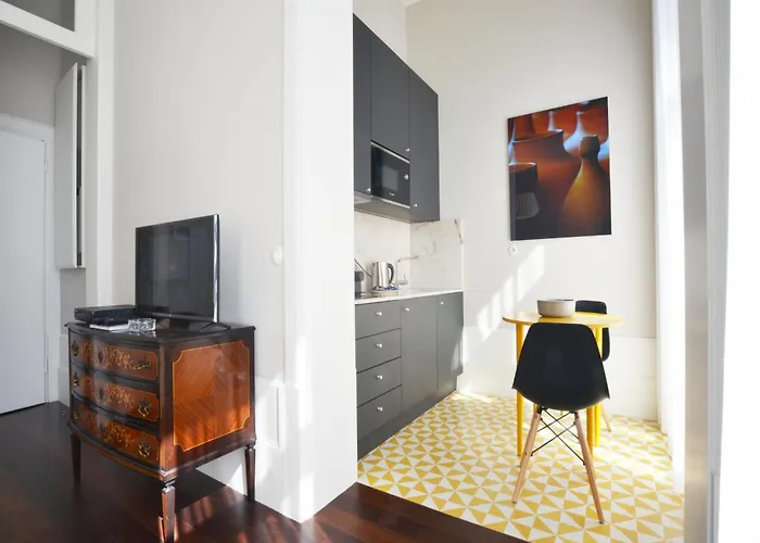 Modern In Porto's Vibrant Heart *