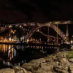 Modern In Porto's Vibrant Heart Apartman