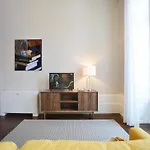 Modern In Porto's Vibrant Heart Apartman